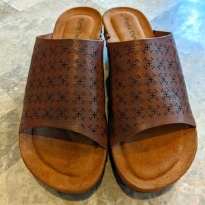 Pierre Dumas Chantal Wedge - Siize 10